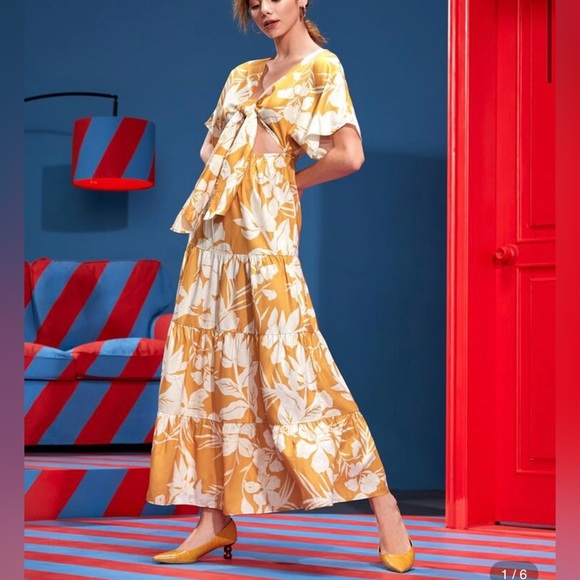Dresses & Skirts - Floral Yellow Maxi Dress